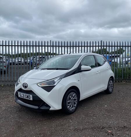 TOYOTA AYGO 1.0 VVT-i x-play
